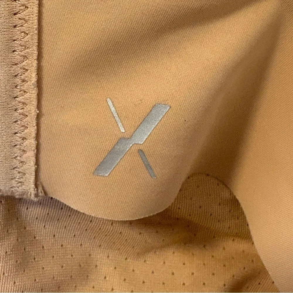 Knix Nursing Bra Nude Comfy Wireless No padding
No size tag ?small - Picture 7 of 11